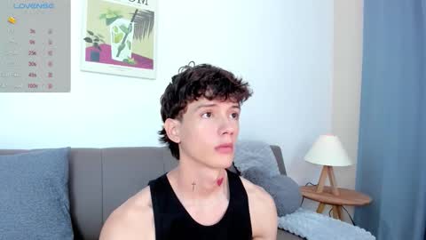 Snapshot of badboy_one chatting on 11/23/25, 09:58 jhojan online show from 11/23/25, 09:58