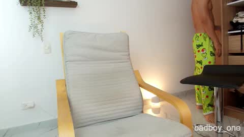 Snapshot of badboy_one chatting on 01/11/26, 01:27 jhojan online show from 01/11/26, 01:27