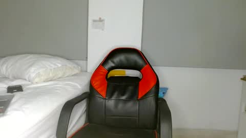 badbunny_69_ online show from 02/03/25, 11:20