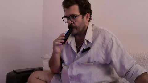 Snapshot of baddaddybrasil chatting on 04/20/26, 01:47 Baddaddybrazil online show from 04/20/26, 01:47