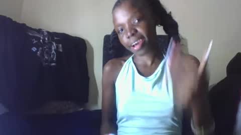 Snapshot of baddie_floxxy chatting on 04/20/26, 07:04 baddie_floxxy online show from 04/20/26, 07:04