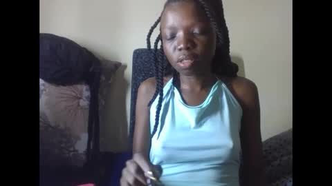Snapshot of baddie_floxxy chatting on 05/21/26, 05:03 baddie_floxxy online show from 05/21/26, 05:03