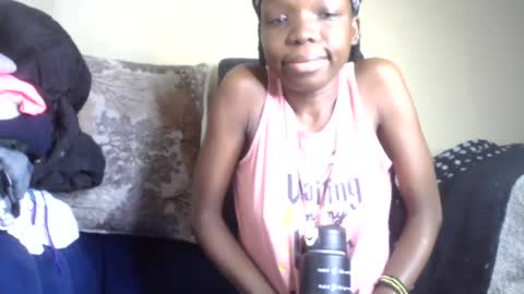 Snapshot of baddie_floxxy chatting on 06/17/26, 02:47 baddie_floxxy online show from 06/17/26, 02:47