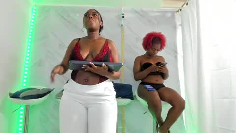 Snapshot of badgirls_000 chatting on 02/04/25, 11:16 candy and dayan online show from 02/04/25, 11:16