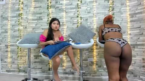 Snapshot of badgirls_000 chatting on 03/10/25, 11:32 candy and dayan online show from 03/10/25, 11:32