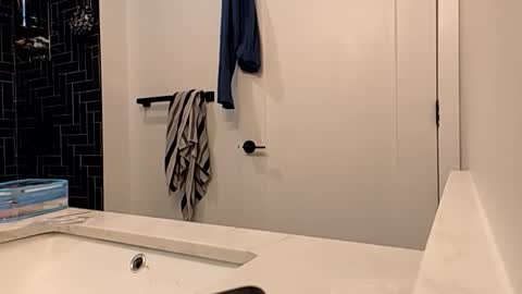 Snapshot of badgirlsclub1029 chatting on 02/27/26, 05:07 badgirlsclub1029 online show from 02/27/26, 05:07