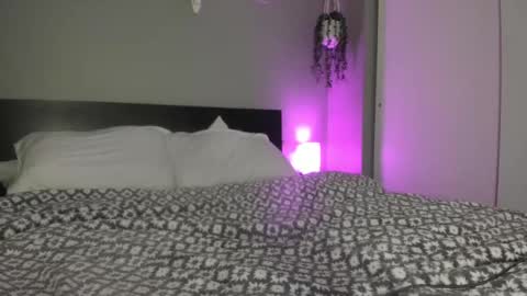 Jade online show from 09/19/25, 03:41