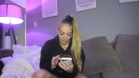 Jade online show from 10/29/25, 02:03