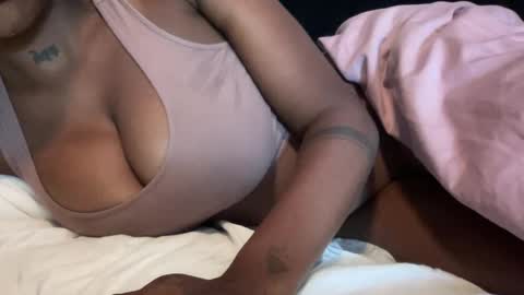 badgurldnay online show from 10/08/25, 06:33