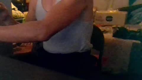 Snapshot of badhombremx chatting on 12/16/24, 11:55 Mexican livin Off the Wall online show from 12/16/24, 11:55