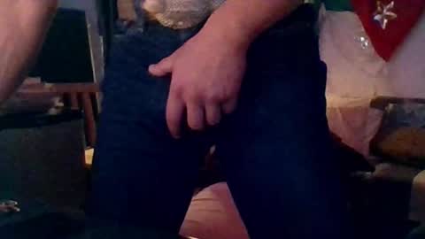 Snapshot of badhombremx chatting on 12/31/24, 02:47 Mexican livin Off the Wall online show from 12/31/24, 02:47