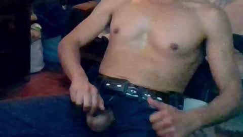 Snapshot of badhombremx chatting on 02/20/25, 08:28 Mexican livin Off the Wall online show from 02/20/25, 08:28