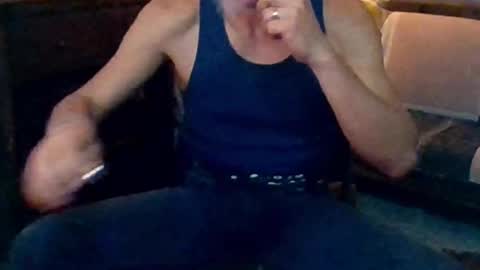 Snapshot of badhombremx chatting on 02/24/25, 04:27 Mexican livin Off the Wall online show from 02/24/25, 04:27