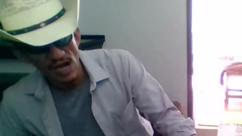 Snapshot of badhombremx chatting on 03/08/25, 10:02 Mexican livin Off the Wall online show from 03/08/25, 10:02