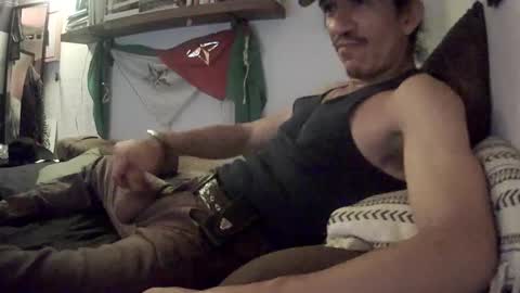 Snapshot of badhombremx chatting on 09/12/25, 04:45 Mexican livin Off the Wall online show from 09/12/25, 04:45