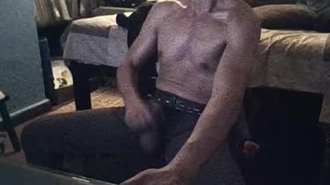 Snapshot of badhombremx chatting on 10/14/25, 07:31 Mexican livin Off the Wall online show from 10/14/25, 07:31