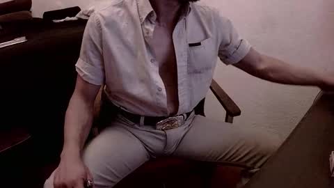 Mexican livin Off the Wall online show from 03/31/26, 03:52