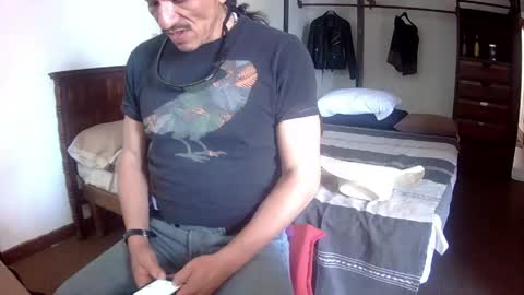 Snapshot of badhombremx chatting on 05/01/26, 07:29 Mexican livin Off the Wall online show from 05/01/26, 07:29