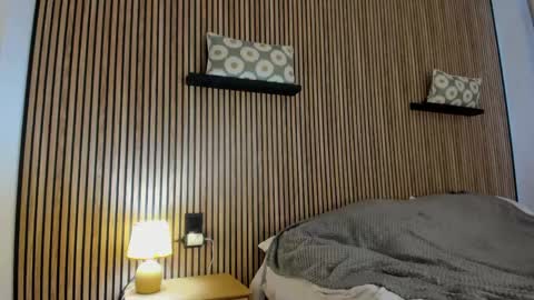 Snapshot of badmodel_ chatting on 04/15/26, 01:51 Name online show from 04/15/26, 01:51