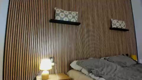 Snapshot of badmodel_ chatting on 07/08/26, 01:48 Name online show from 07/08/26, 01:48