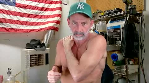 Snapshot of badnightwolf chatting on 03/02/26, 02:14 Silver online show from 03/02/26, 02:14