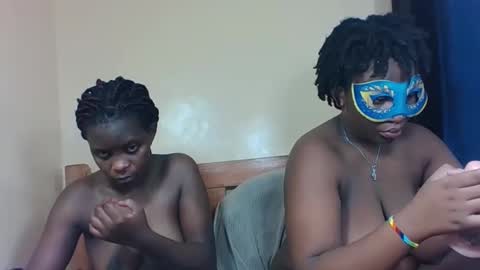 bads_girles online show from 12/20/25, 05:42