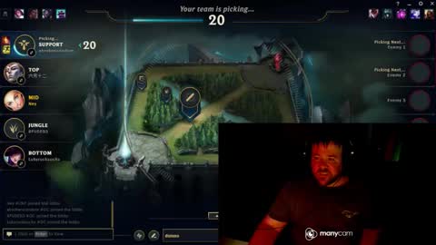 Snapshot of baftez chatting on 11/30/25, 09:46 Baffels online show from 11/30/25, 09:46