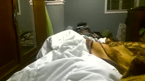 Snapshot of bagalan chatting on 12/29/24, 03:54 Carlos online show from 12/29/24, 03:54