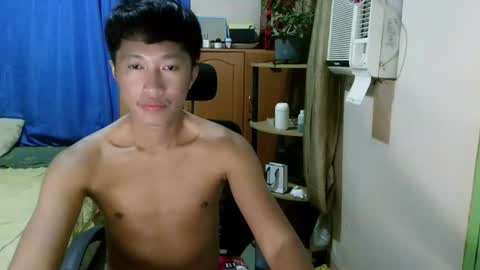 Snapshot of baggage00 chatting on 07/04/26, 12:17 baggage00 online show from 07/04/26, 12:17