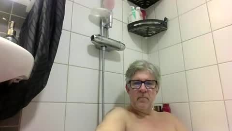 Snapshot of baggelina75 chatting on 04/06/26, 06:42 baggelina75 online show from 04/06/26, 06:42