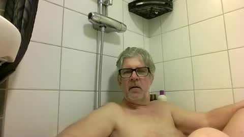 Snapshot of baggelina75 chatting on 04/22/26, 07:04 baggelina75 online show from 04/22/26, 07:04