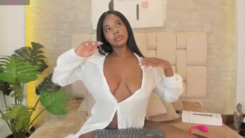 Snapshot of bahamadia_ chatting on 07/10/26, 03:44 bahamadia_ online show from 07/10/26, 03:44
