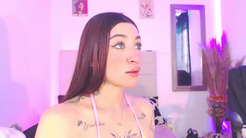 Snapshot of bahianawood chatting on 11/12/25, 01:33 bahianawood online show from 11/12/25, 01:33