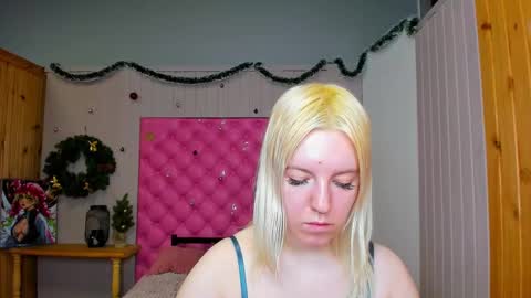 holly online show from 02/18/25, 07:54