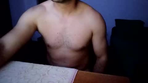 baiat_frumusel online show from 11/12/25, 10:30