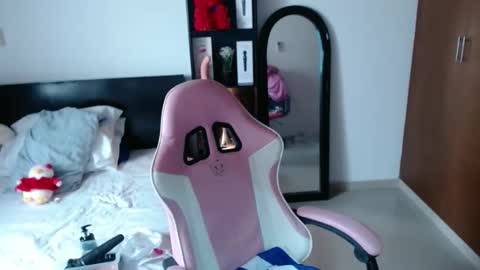 sandra online show from 10/31/25, 03:24