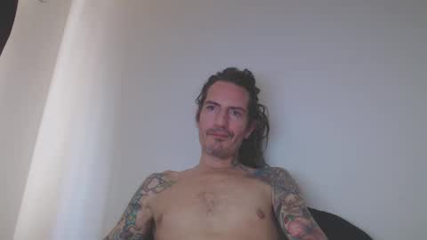 Bailey online show from 04/12/26, 04:34