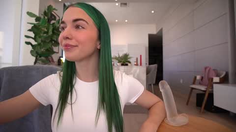 Snapshot of bailey_eilish chatting on 01/25/25, 01:41 Bailey online show from 01/25/25, 01:41