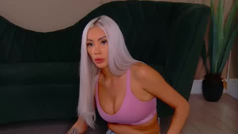 Snapshot of bailey_rush chatting on 09/15/25, 02:39 bailey_rush online show from 09/15/25, 02:39