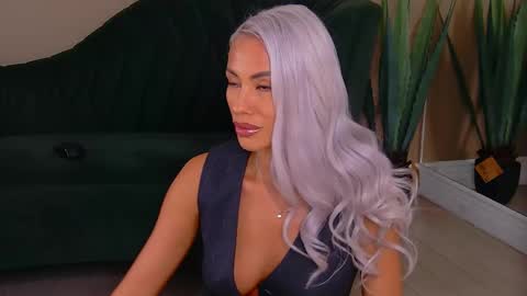 Snapshot of bailey_rush chatting on 09/20/25, 01:23 bailey_rush online show from 09/20/25, 01:23