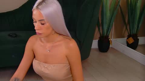 Snapshot of bailey_rush chatting on 09/23/25, 01:03 bailey_rush online show from 09/23/25, 01:03