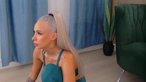 Snapshot of bailey_rush chatting on 10/14/25, 02:40 bailey_rush online show from 10/14/25, 02:40