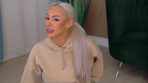 Snapshot of bailey_rush chatting on 11/07/25, 05:24 bailey_rush online show from 11/07/25, 05:24