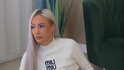 Snapshot of bailey_rush chatting on 12/15/25, 06:01 bailey_rush online show from 12/15/25, 06:01