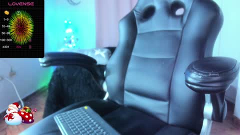 IM BAILEY online show from 12/19/24, 03:40