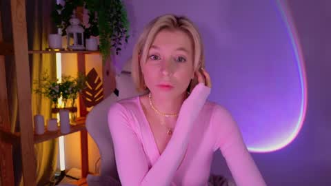 Snapshot of balerinacappuccino_ chatting on 05/24/26, 11:04 Elly online show from 05/24/26, 11:04