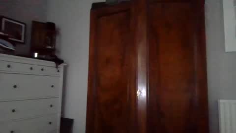 Snapshot of ballet_bears chatting on 12/03/24, 09:11 Ballet Bear online show from 12/03/24, 09:11