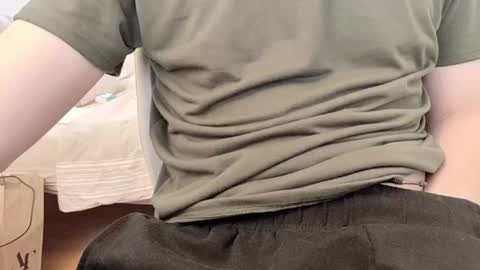 Snapshot of balouingle2 chatting on 04/21/26, 04:01 comobolo online show from 04/21/26, 04:01