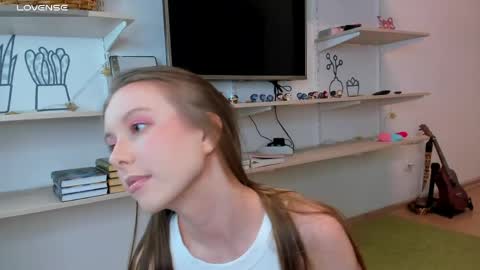 Kira online show from 03/13/26, 05:47