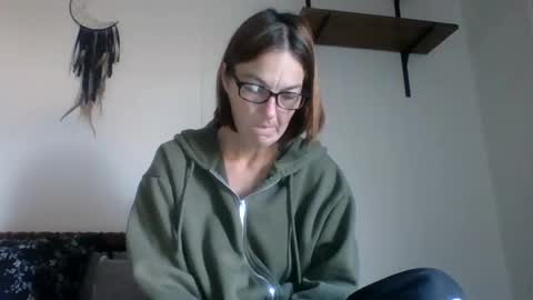 Snapshot of bamacpl80 chatting on 12/15/25, 01:26 bamacpl80 online show from 12/15/25, 01:26